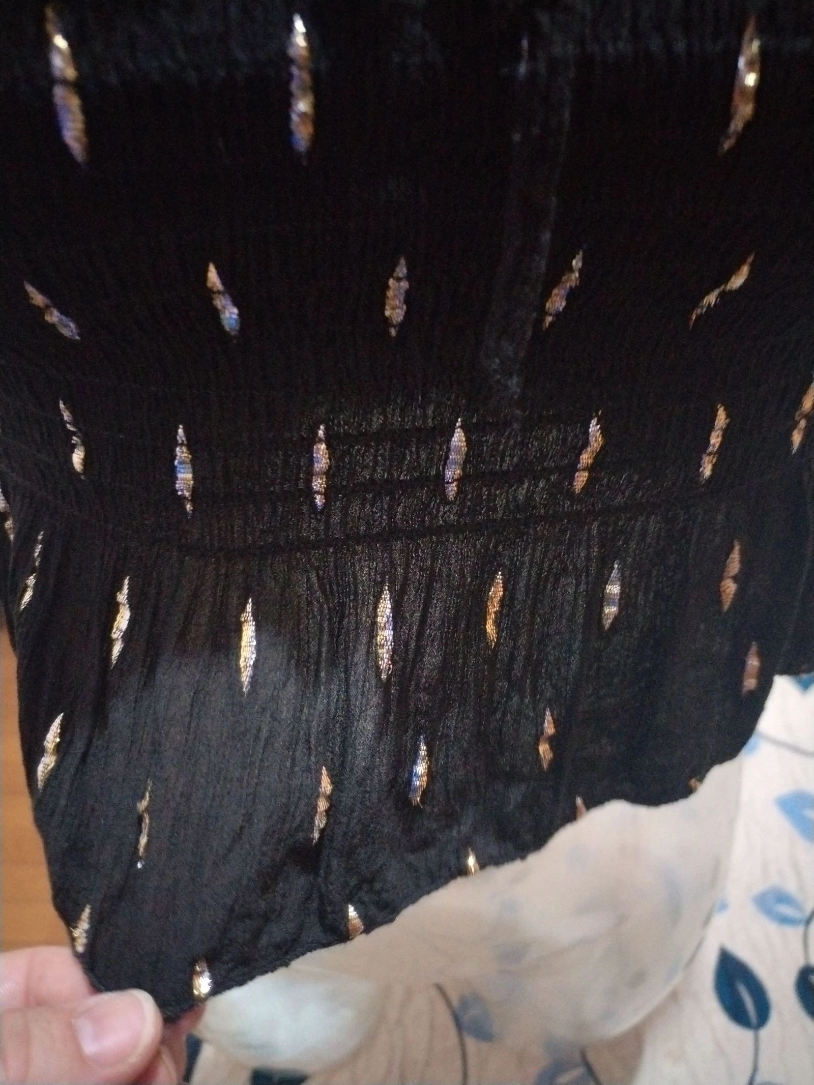 Black t-shirt or black ptoc with a sparkle of shine – photo 3